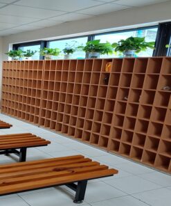 tủ đựng cốc uống nước trong xưởng
