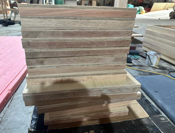 TẤM MẶT BÀN GỖ SỒI ĐỂ THÍ NGHIỆM RƠI 2 Tấm gỗ sồi đỏ cho việc thử nghiệm rơi